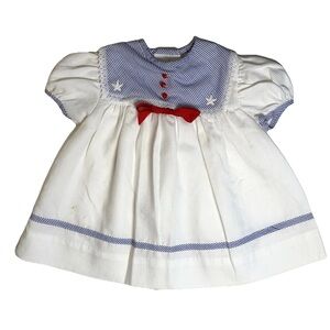 Vintage 1980s Walt Disney Winnie the Pooh Baby Dress Size Medium For 20-25 Lbs